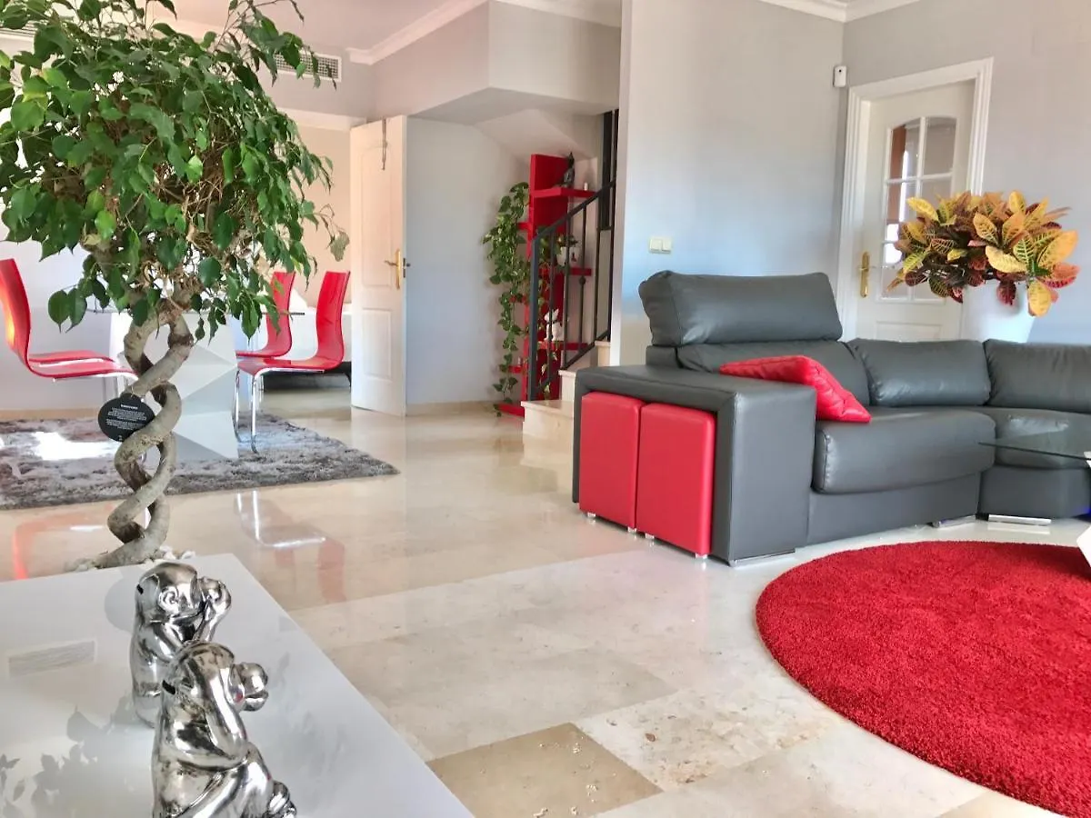 The Elviria Penthouse, Marbella Daire 0*,